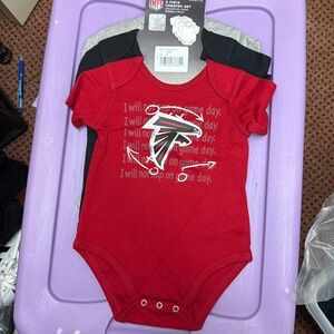 BNWT • Atlanta Falcons Onesie 3-pack (6-9 months)
